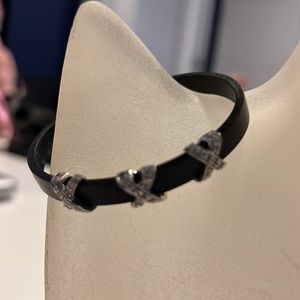 VINTAGE BLACK DIAMONDS RUBBER RHINESTONES STERLING KISSES LOVE BRACELET XXX